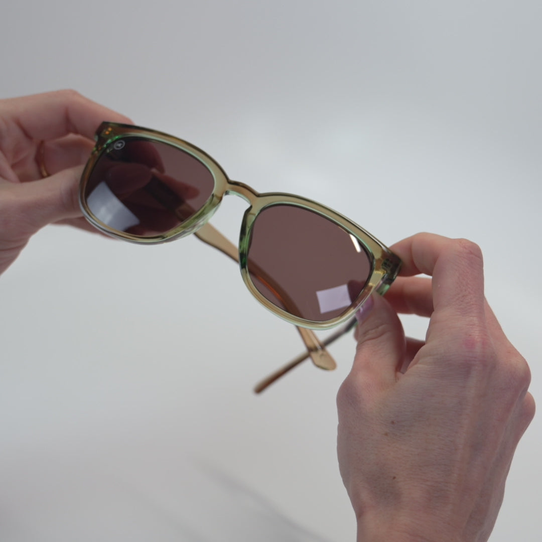 Lifestyl video of Aged Sage / Amber Paso Robles Sunglasses